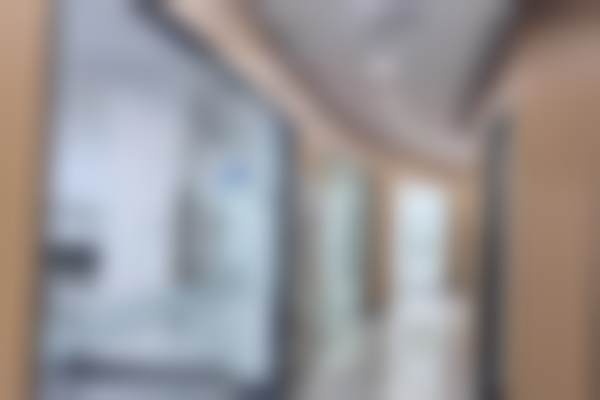 赛罕区陈振华收费价格表：种植牙3180元起，拔牙77元起，全瓷牙1280元起 