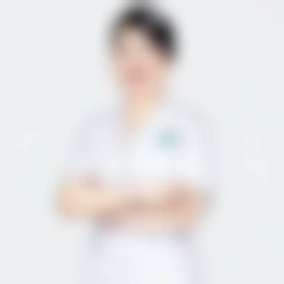 {深圳美莱口腔门诊部李莉属于什么档次？她是高水准专家，专注美学正畸修复，经验丰富成果多！ 