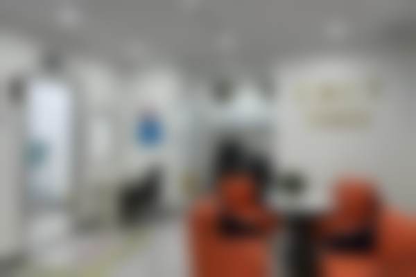 {2026西宁市口腔收费价格表：种植牙2000元起、牙齿矫正5000元起、烤瓷牙冠800元起 